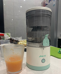 新入手的榨汁机太喜欢