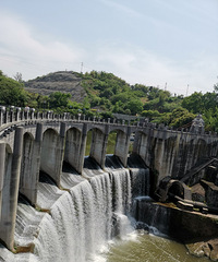 ������ˮ�⣬ͦƯ��