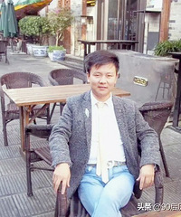 90年的天秤座文案策划哥子征婚,副业写小说、编剧