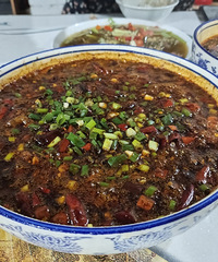 ���������ˣ��Ǿ���������ұ��ز�Ӭ���ӵĳ��˰�