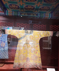杭州丝绸博物馆里看到乾隆黄帝朝服