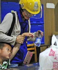 孩子偷吃外卖遇变态辣,父母不教育反要求赔医药费