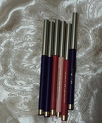 给眼皮爱出油姐妹,安利永不翻车的眼线胶笔!