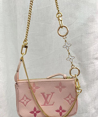 ��Ҷ���ӳ����Ȼ����ð����LV�齫��