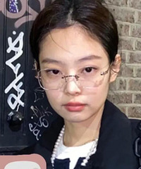 家人们,时尚完成度看来真的看脸啊!网红同款眼镜,要逼死我吗