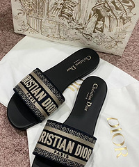 �����Dior ��Ь�������ף�����ý����أ�