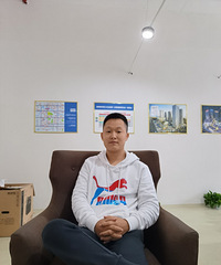 28岁的水瓶座主管小哥征婚,同时也在创业