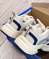 ��С������������ܲ�Ь���Ǹ����������ϵ�Ь���Գ�