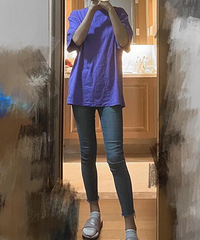 Oversize的T应该怎么穿?穿长裤是塞进去好看还是直接穿