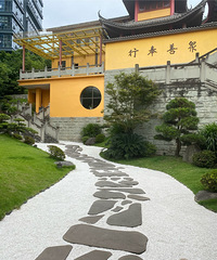 ���ڱ�����·����ʳ������������ζ�����൱������