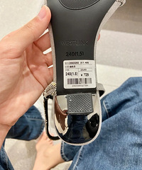 西遇你认真的吗?一双凉鞋原价居然卖729?打完折都要500多