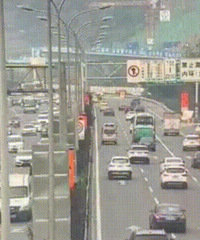 城市快速路上将严查五大交通违法顽疾