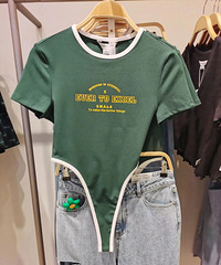只有我GET不到这种设计的衣服嘛?看着都觉得尴尬