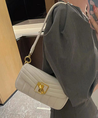 �ֲ���Ƹкܰ���һֻ���� ���ʺϴ�������·�