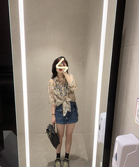 喜欢独特点的衣服,日常也喜欢穿出不一样的风格