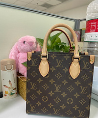 ���˸�LV����Ȼ���������Ǽٰ�