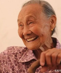 老太太为什么还要找老头?听听这3个女人怎么说