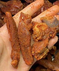 肉质紧实还入味的风干鸭锁骨,我一次性买了10包还不够