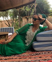 �����������ظ�ǰ�����Ů���󱩱�