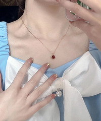 �����ϵ�һĨ�죬ʯ��ʯ��κ��԰�