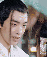 “美貌惊动整座城”的男主长这样
