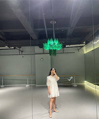 A摆+百褶+两个手插兜的小黑裙,设计简直绝了