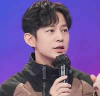 高情商男主持的表现都是有剧本的