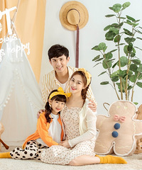 最近拍到一次像“红绿灯”的超好看的亲子全家福~