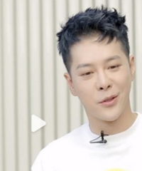 �캣�ǣ������н׷�ǵ�һ��