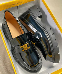 �Ͻźùԣ��ҵ�һ˫����ָ�Ь����ĥ��