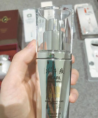 平民窟女孩总结五年来用过的美白精华,给姐妹们带来有用的信息