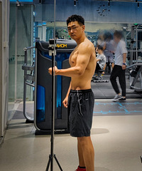 87��186CM����20���˶ʿ���飬����������Ƹ߼�����ʦ