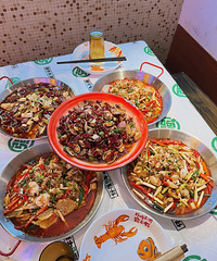 ��С��ϺҲ���ڵ��˾�����һ�ٵı��ؽ����˹�