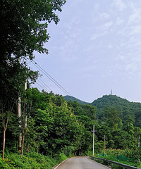 藏在南山上的这个教堂也太美了吧,顺便徒步吸氧