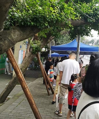 重庆小学今天现在报名,今年终于没得熬夜排长队了