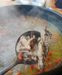 �����ʵ�üë��ţβ������������Ͷ����ڻ�ζ��