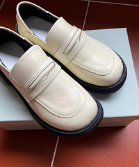 �ڵ�һ˫СƤЬ���ô��ÿ�