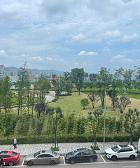 脱不到爪爪,融创欧麓花园98平不好脱手,最终只能无奈开装入住