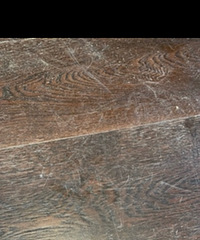 ��װ�õ�ľ�ذ壬�ͱ���������ʦ���λ���