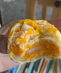 北月湾.乳酸酥蛋黄酥好好吃啊,拼多多上55g*6枚才15块钱