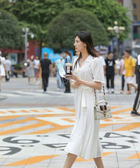 最新重庆街拍,来围观北城天街小姐姐们的夏季穿搭