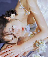 宝藏摄影店拍的鲜花与少女