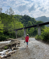 区县遛娃找耍事,开车蹚河、水库烧烤、丛林遛娃