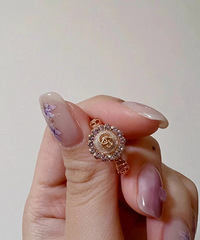 Gucci���������ָ���Ϸ�����ɫ�ܾ�����