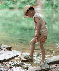 藏在树林里的耍水地,如盖的树荫包围起很凉快