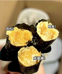 一口下去满满馅料的海苔卷,真的巨酥脆!吃一口回味无穷
