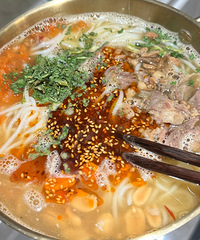 快乐是徐州米线给的!这是我吃过的速食米线里肉给的最猖狂的!