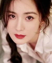 杨幂录综艺受伤,粉丝撕工作室
