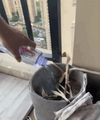 热炸了!昨天在阳台抽烟差点起火了
