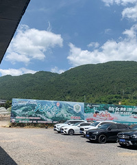 住民宿、搭吊床、耍水、漂流,关键是凉快不晒